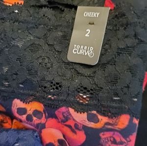 2 for $20 Torrid Skulls Red Black Cheeky Underwear size 2 NWT